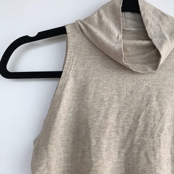 AMERICAN APPAREL | CROP TURTLENECK TANK - Picture 2 of 3